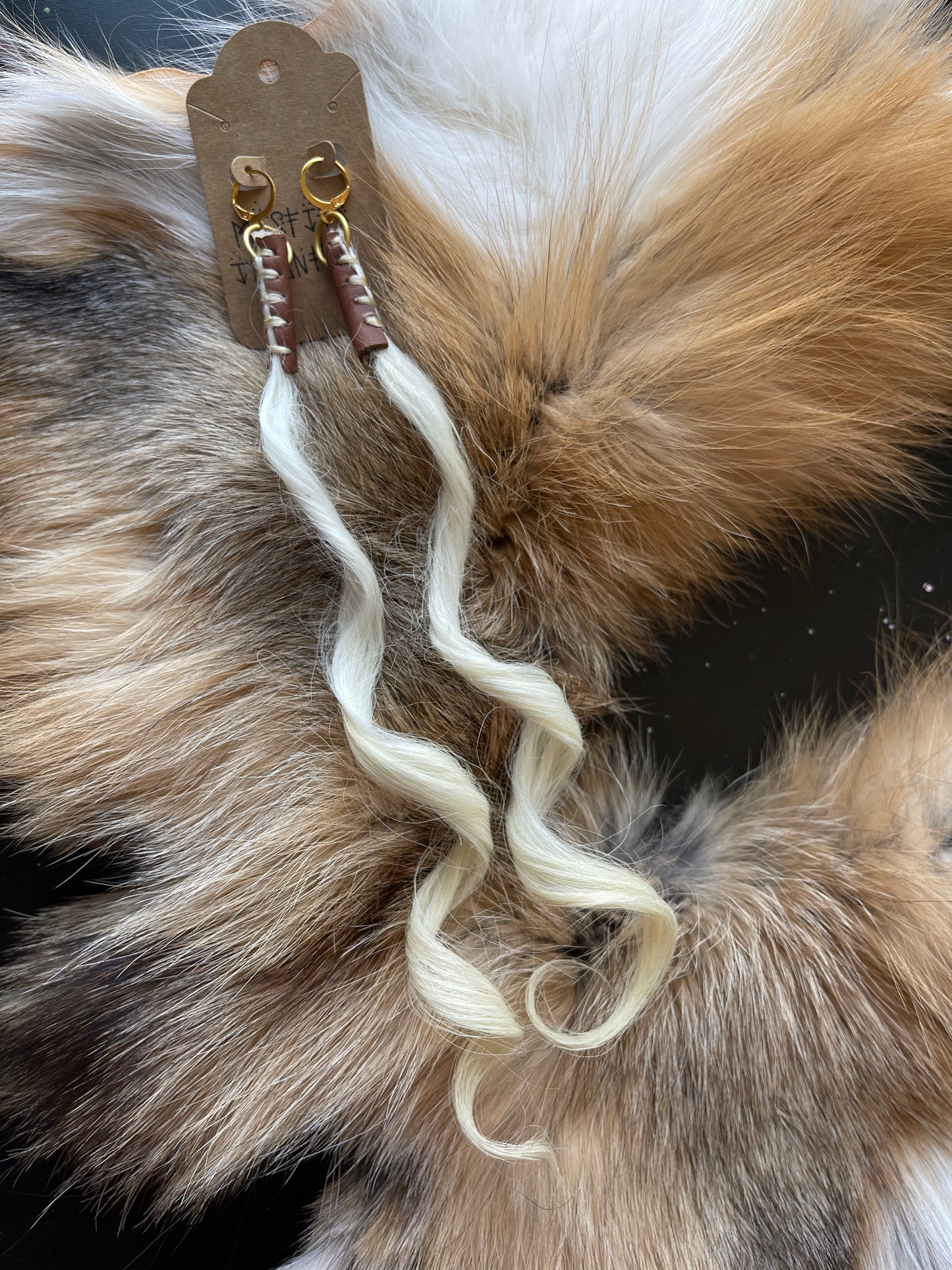 Mâyatik earrings in au natural in brown leather